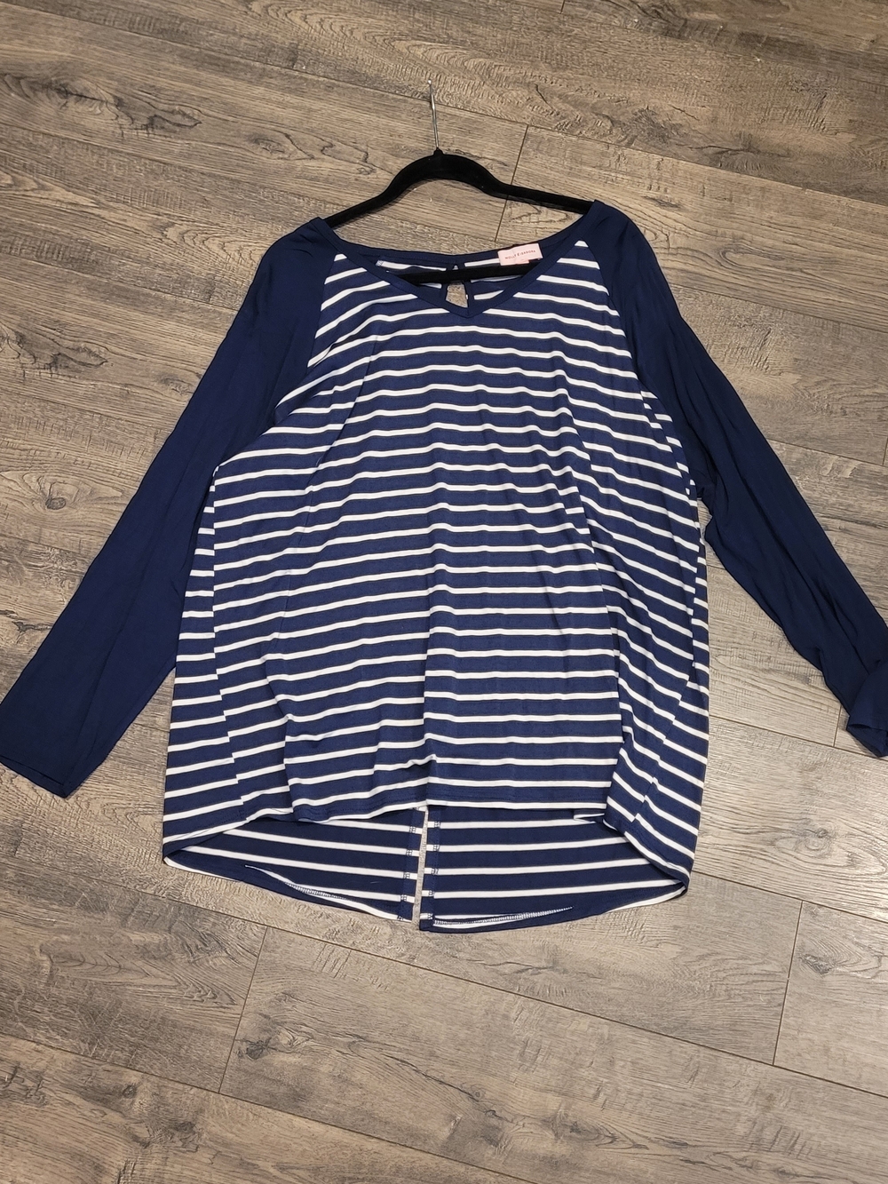 2x Tessie Long Sleeve Contrast Split Back Tee